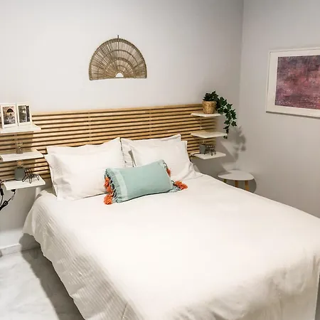 Lägenhet Your Cozy Downtown - Larissa